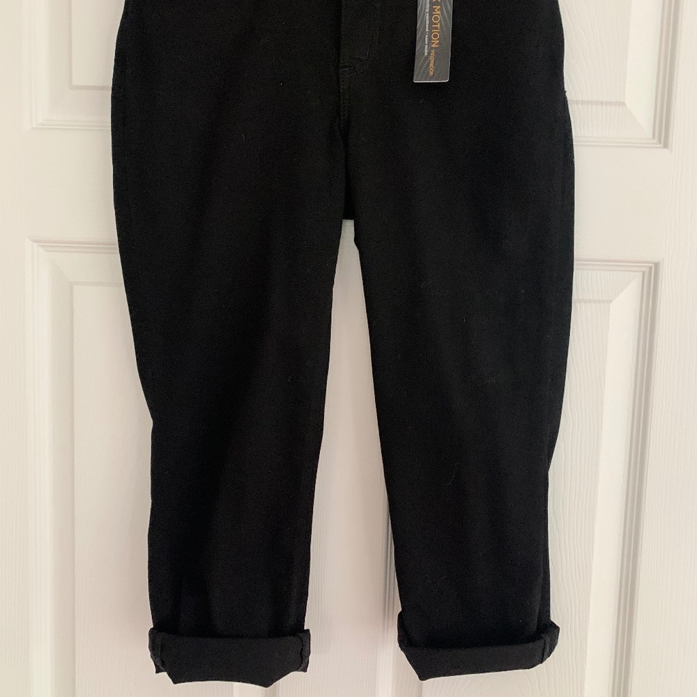 Women's Lee Capris Pants - Picture 2 of 9